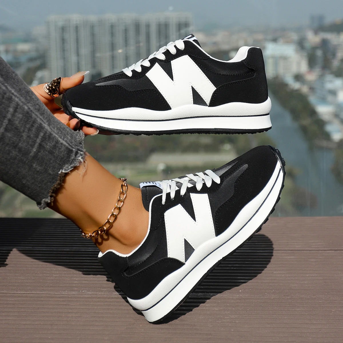 Women Sneakers 2025 New Casual Versatile Thick-soled Running Sneakers Women Fashionable High-quality Luxury Lace-up Shoes Women